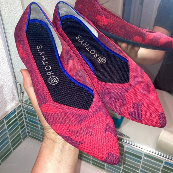 Rothy's The Point in Red Camo - Picture 2 of 12